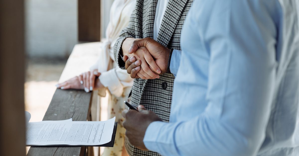 découvrez les meilleures techniques de closing en vente pour augmenter vos taux de conversion et conclure efficacement vos ventes.