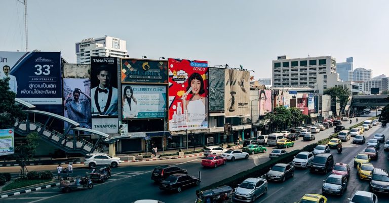 découvrez comment devenir un annonceur efficace et optimiser vos campagnes publicitaires pour toucher votre audience cible avec succès.