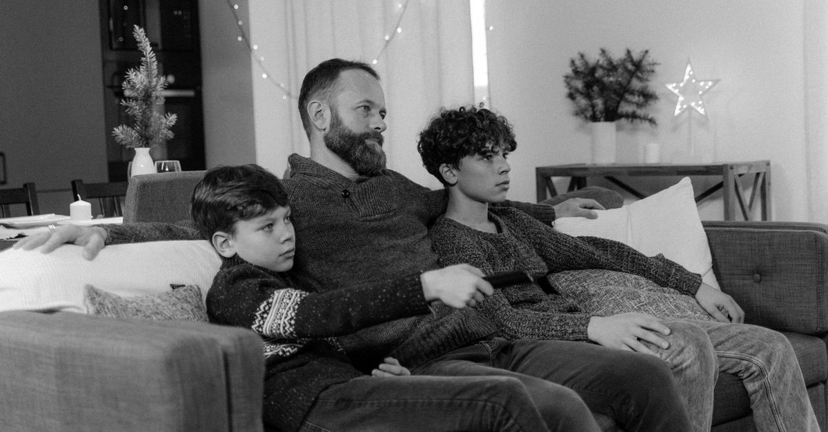Accueil 7 découvrez notre sélection des classiques films de noël, parfaits pour revivre la magie des fêtes en famille avec des histoires intemporelles et pleines de charme.